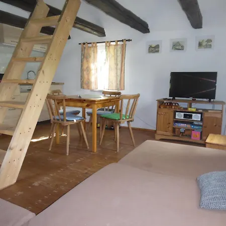 Apartment Urlaub Auf Dem Bauernhof, 4-p-wohnung Hohenleuben